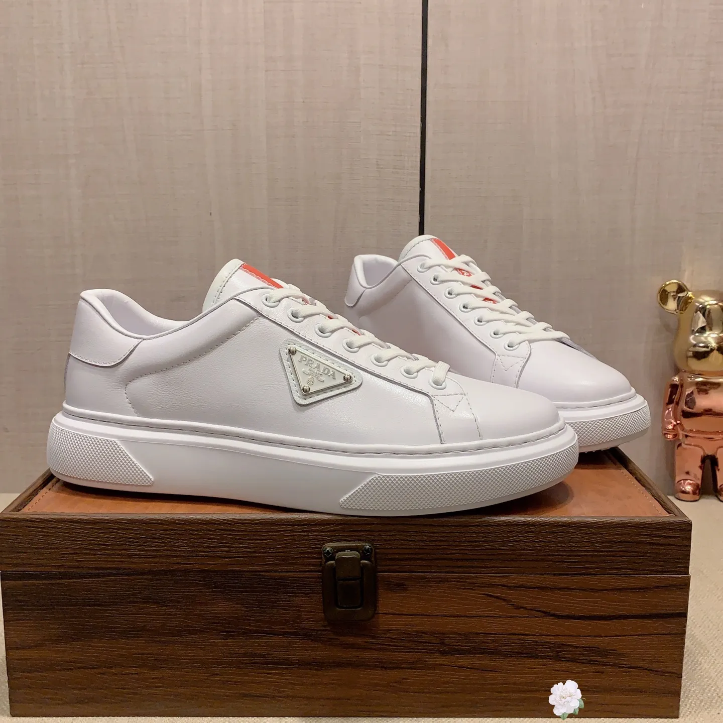 Men's men's shoes💰460💰💰🎩🎩[Lightning][Lightning] "PRADA*" The latest and most popular casual shoes, top brand [seduce] luxury ~ purchasing agency, top ~ quality. [Strong] The upper is made of imported breathable cowhide with material ➕ breathable sheepskin feet (•) and fine workmanship. The original stylish and stylish soft rubber wear-resistant and non-slip outsole is light and comfortable on the feet. The real thing looks better when photographed in person. 0128: Size: 38-44, 45 sizes can be customized, black, white